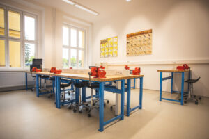 Vybudování světa techniky, robotiky a přírodních věd pro ZŠ 06