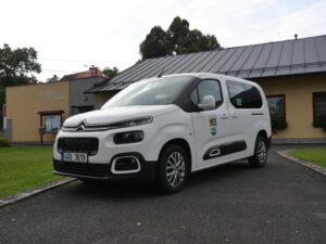 Rekonstrukce nemovitosti a pořízení automobilu v Obci Hvožďany