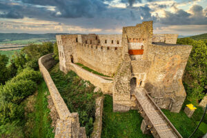 Hrad Helfštýn po rekonstrukci: moderní zážitek v historickém prostředí. Financováno IROP, oceněno v soutěži architektury.