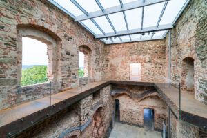 Hrad Helfštýn po rekonstrukci: moderní zážitek v historickém prostředí. Financováno IROP, oceněno v soutěži architektury.