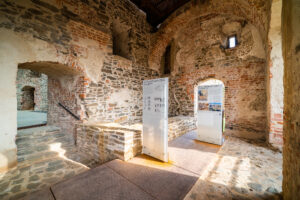 Hrad Helfštýn po rekonstrukci: moderní zážitek v historickém prostředí. Financováno IROP, oceněno v soutěži architektury.