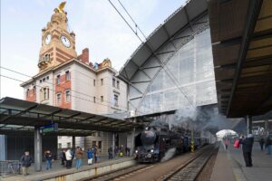 zrenovovaná parní lokomotiva 464.102 „Ušatá“