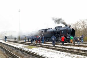 zrenovovaná parní lokomotiva 464.102 „Ušatá“
