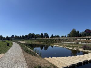 Jiráskovo nábřeží v Českých Budějovicích se proměnilo v jedinečnou relaxační zónu.
