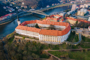 V Děčíně se otevírá obnovená Růžová zahrada a Dlouhá jízda