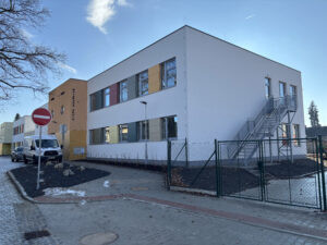 Děti v Třebechovicích pod Orebem se dočkaly nového pavilonu mateřské školy.