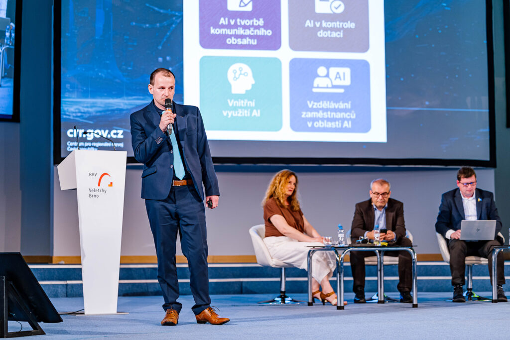 Miloš Šenkýř prezentoval nástroje Anakonda a Dora na konferenci URBIS