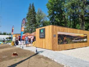 Nové turistické informační centrum v Lipové-lázních nabízí informace o Jeseníkách, nonstop digitální služby a lepší zázemí pro návštěvníky regionu.