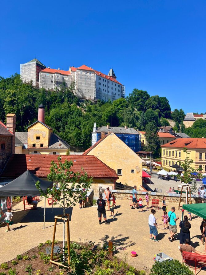 Pivovarské terasy ve Vimperku.