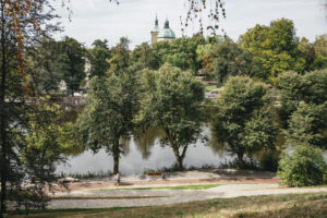Park Budoucnost v Havlíčkově Brodě prošel rozsáhlou proměnou. Nová mola, lavičky i upravené okolí rybníků zpříjemní pobyt návštěvníkům.