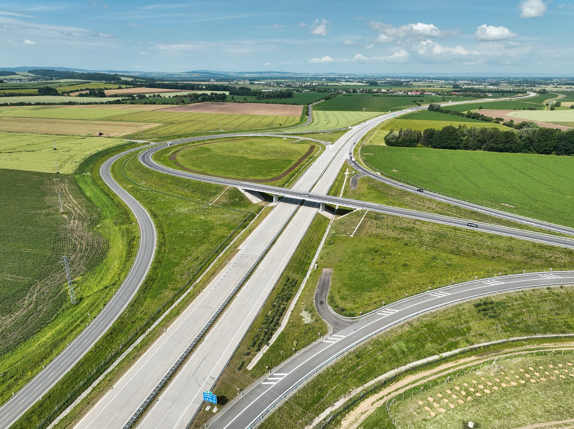 Česko patří v čerpání evropských fondů na dopravu mezi úspěšné země. Investice pomáhají modernizovat silnice, železnice i veřejnou dopravu.